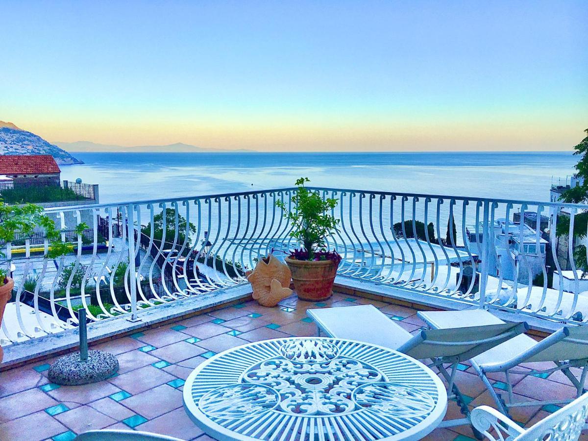 Hotel Villa Delle Palme In Positano Kültér fotó