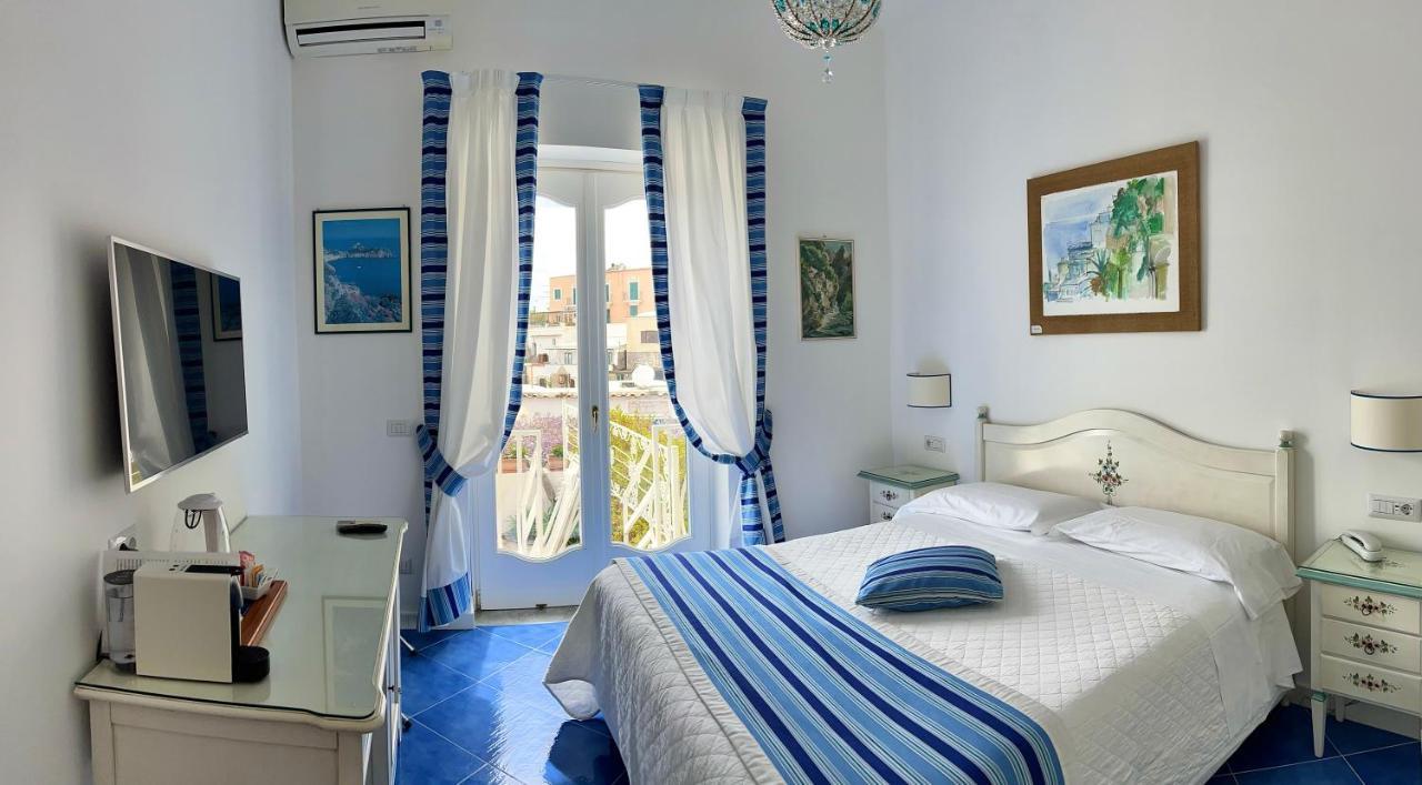 Hotel Villa Delle Palme In Positano Kültér fotó